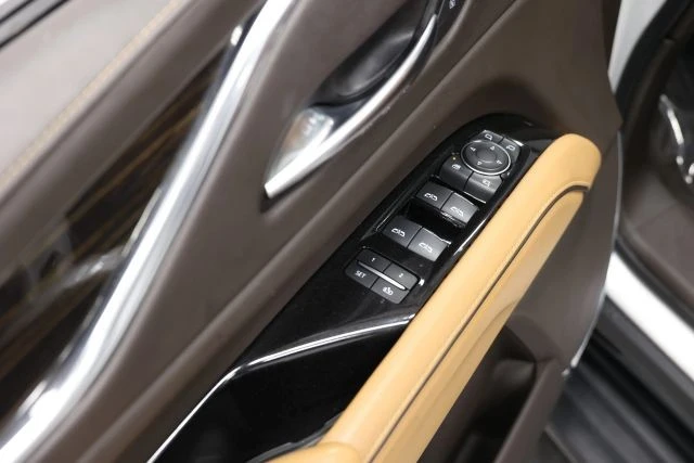 2021 Cadillac Escalade 5th Gen - Image 14 of 31
