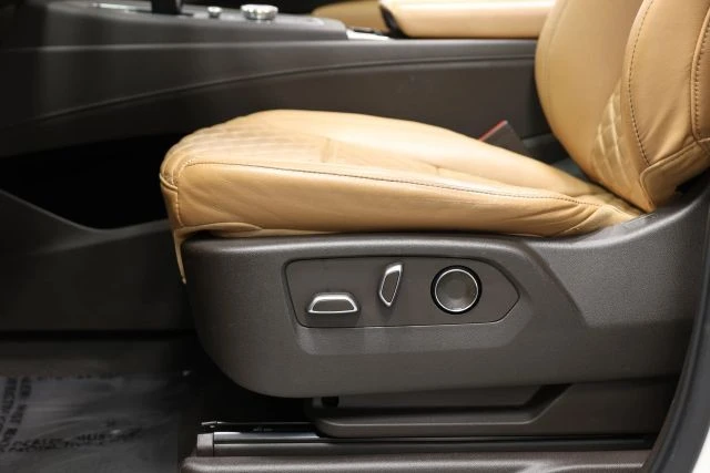 2021 Cadillac Escalade 5th Gen - Image 16 of 31