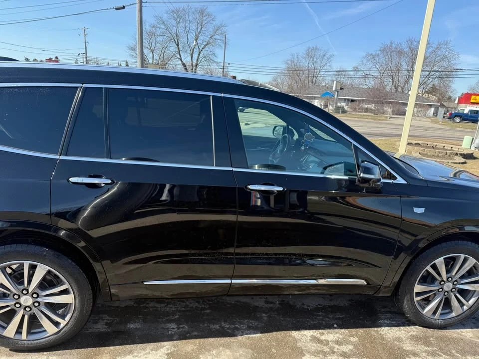 2021 Cadillac XT4 - Image 2 of 8