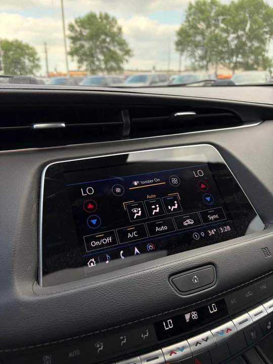 2021 Cadillac XT4 - Image 14 of 18
