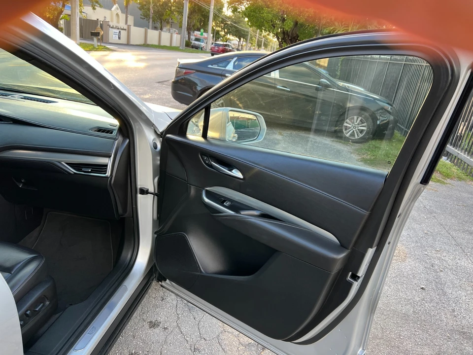 2021 Cadillac XT4 - Image 17 of 21