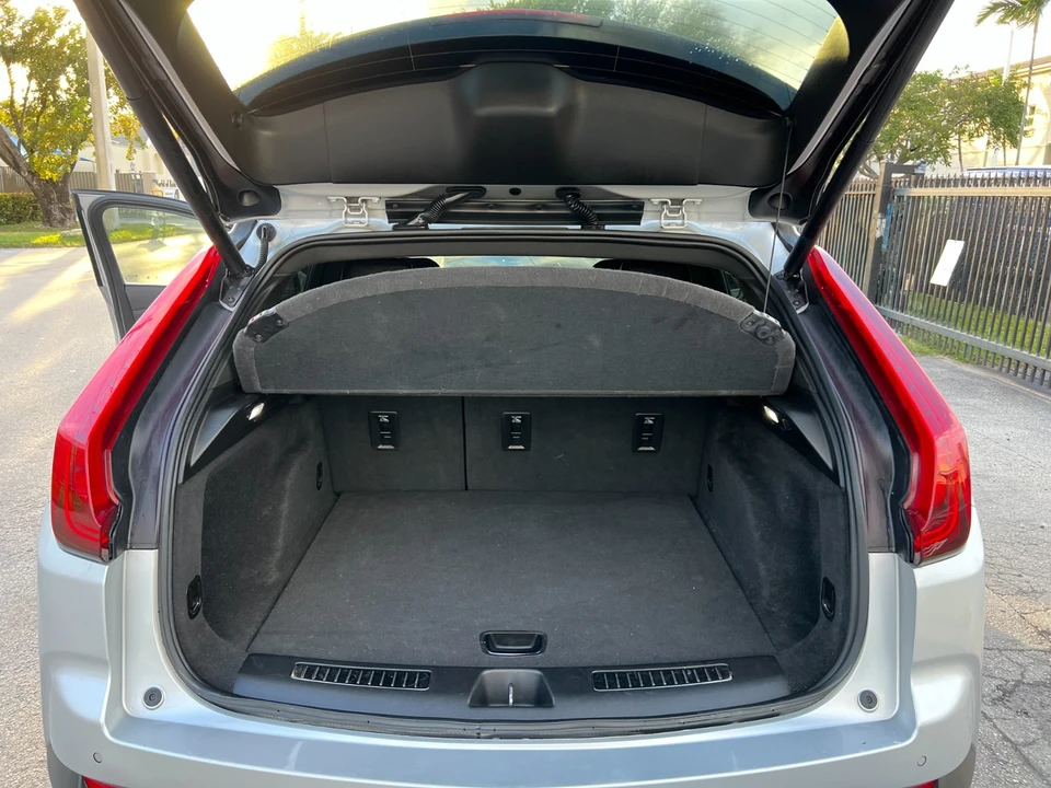 2021 Cadillac XT4 - Image 18 of 21