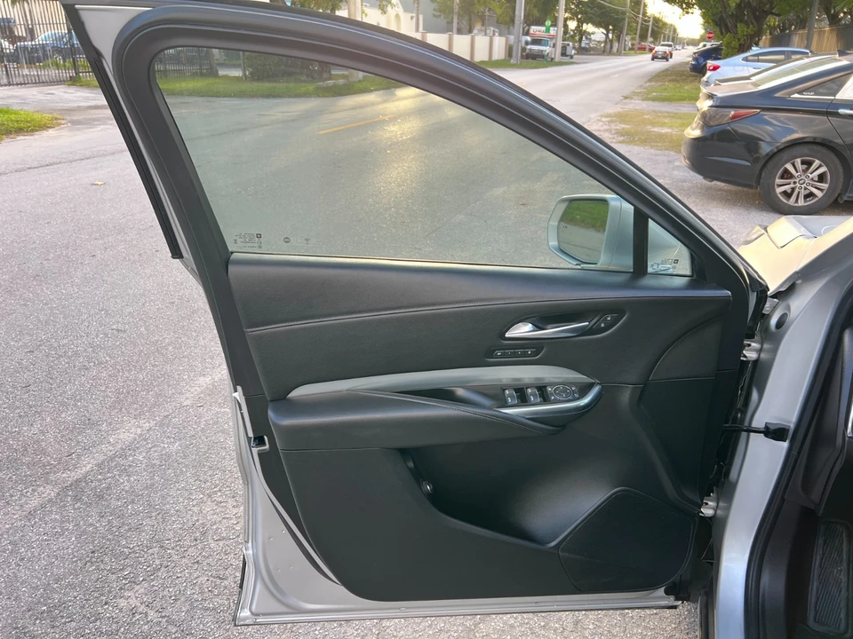 2021 Cadillac XT4 - Image 14 of 21