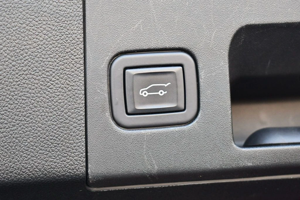 2021 Cadillac XT4 - Image 17 of 21