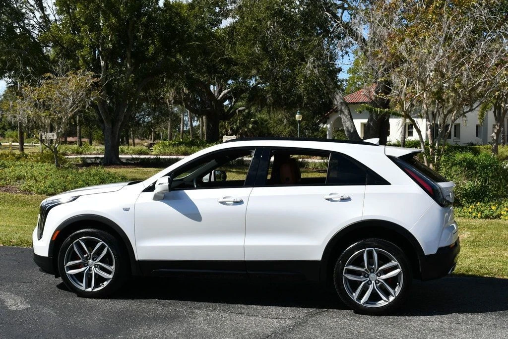 2021 Cadillac XT4 - Image 4 of 31