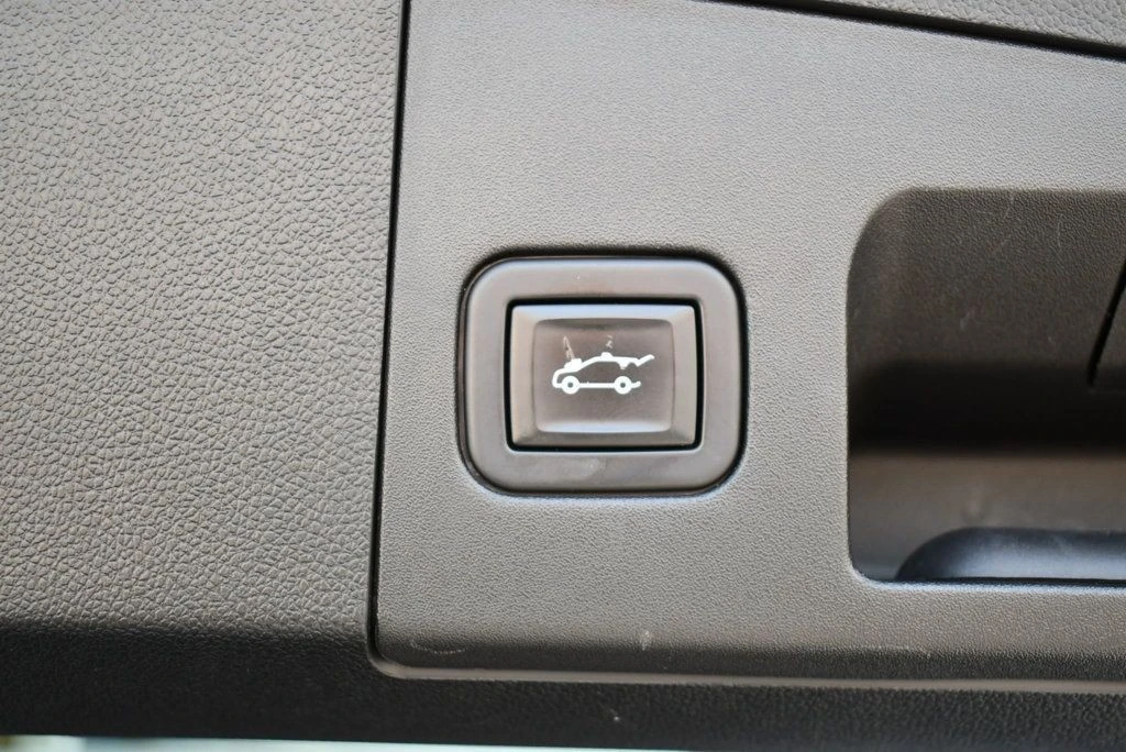 2021 Cadillac XT4 - Image 17 of 31