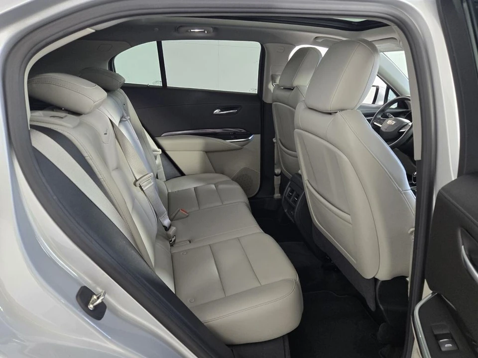 2021 Cadillac XT4 - Image 14 of 21