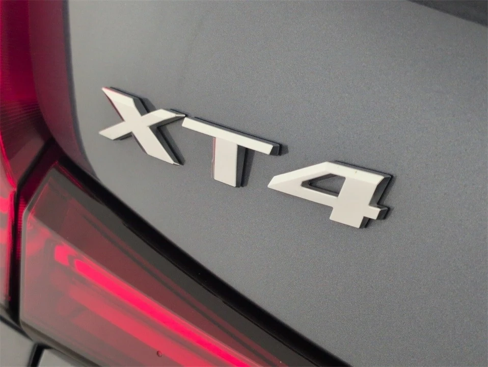 2021 Cadillac XT4 - Image 11 of 12