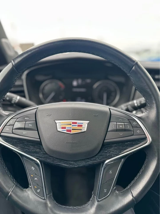 2021 Cadillac XT5 - Image 7 of 10