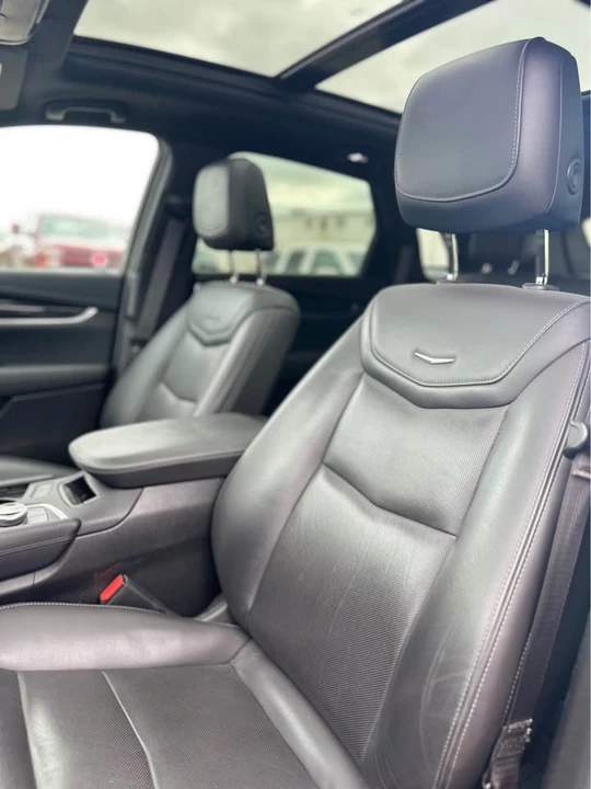 2021 Cadillac XT5 - Image 5 of 10