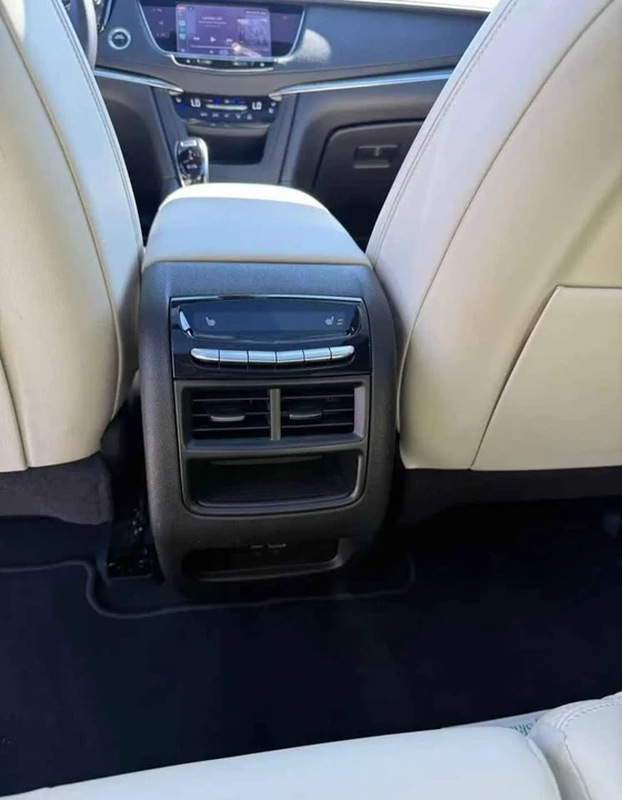 2021 Cadillac XT5 - Image 8 of 9