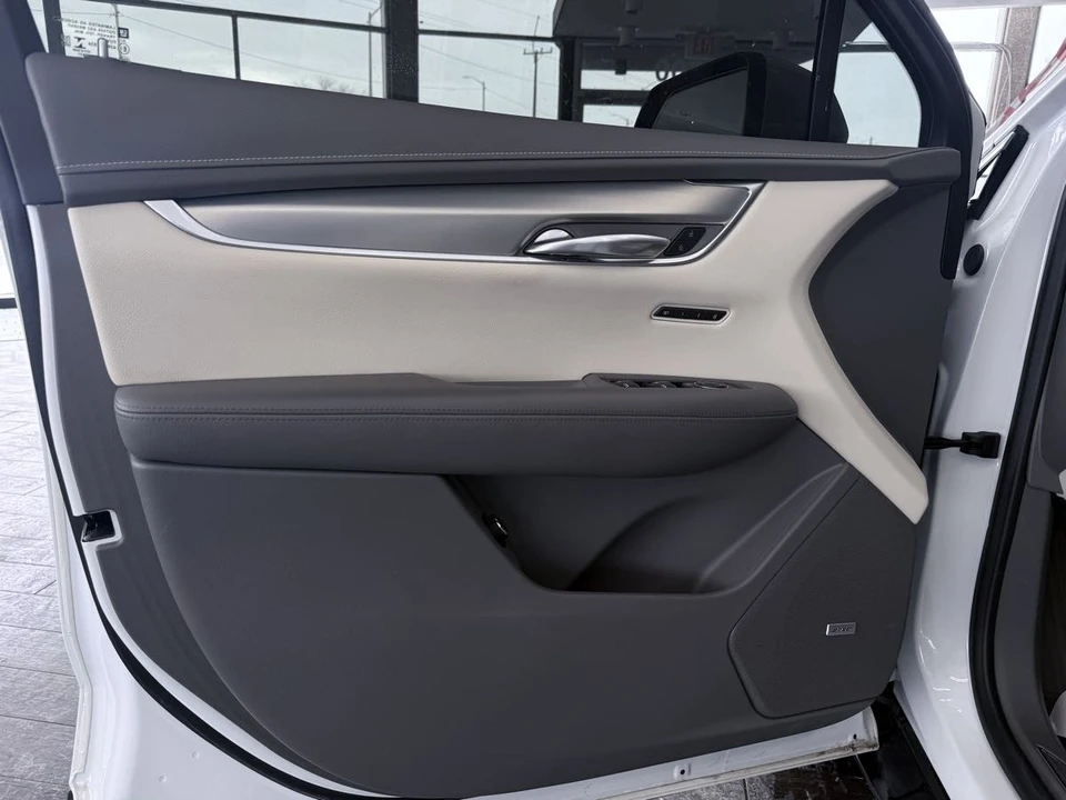 2021 Cadillac XT5 - Image 15 of 21