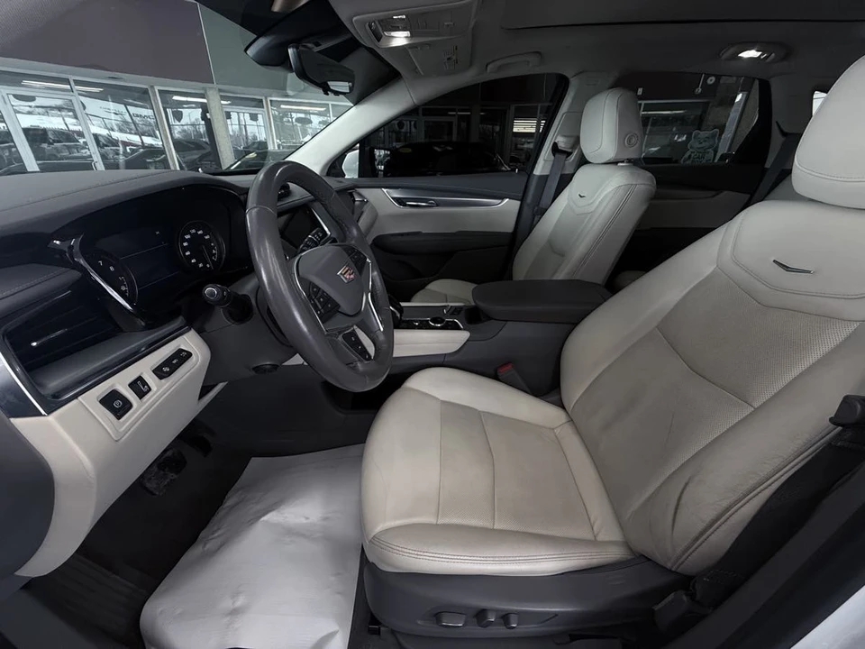 2021 Cadillac XT5 - Image 14 of 21