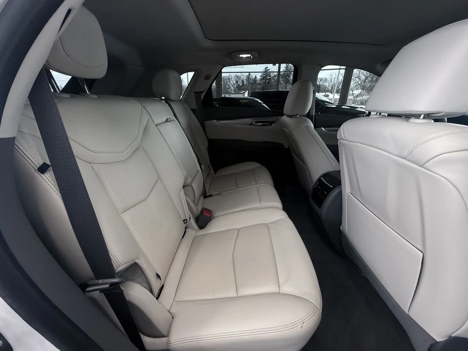 2021 Cadillac XT5 - Image 19 of 21
