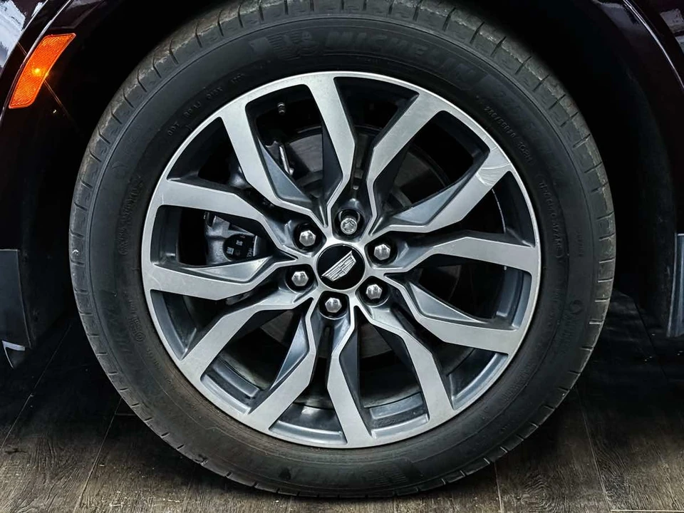 2021 Cadillac XT5 - Image 19 of 21