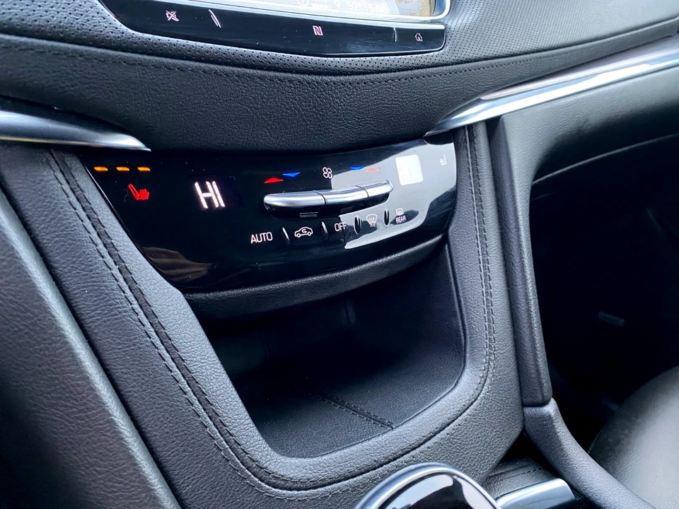2021 Cadillac XT5 - Image 14 of 19
