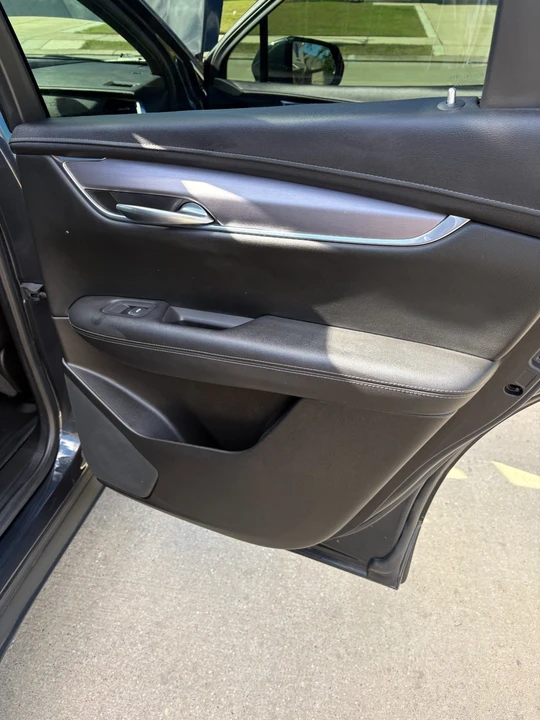 2021 Cadillac XT5 - Image 19 of 21