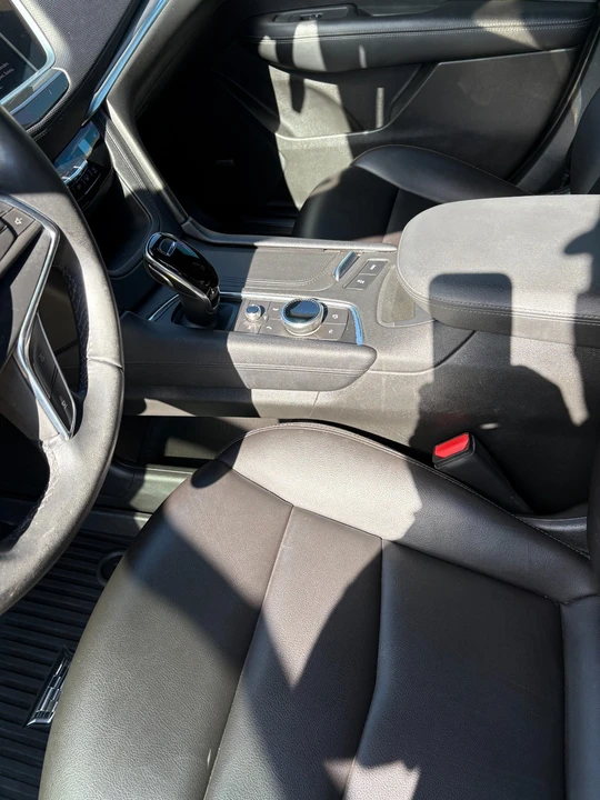 2021 Cadillac XT5 - Image 15 of 21