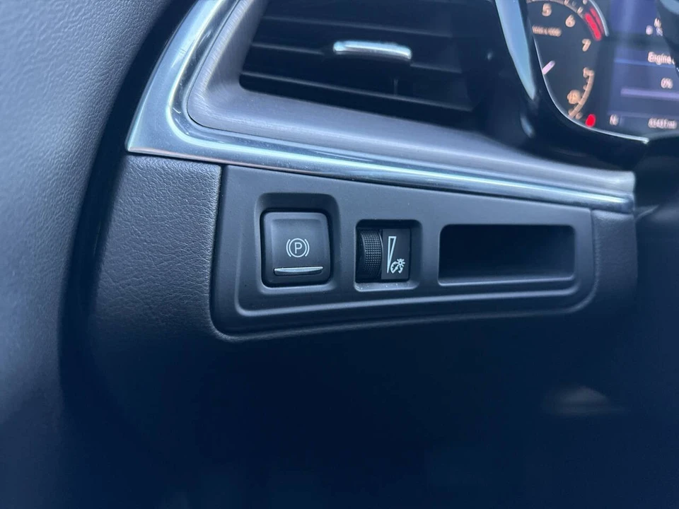 2021 Cadillac XT5 - Image 18 of 21
