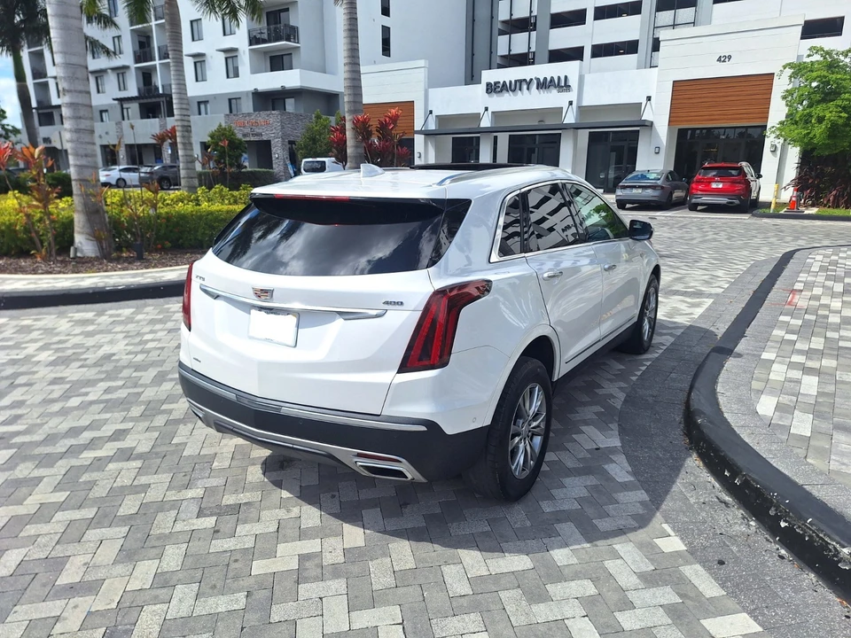 2021 Cadillac XT5 - Image 3 of 9