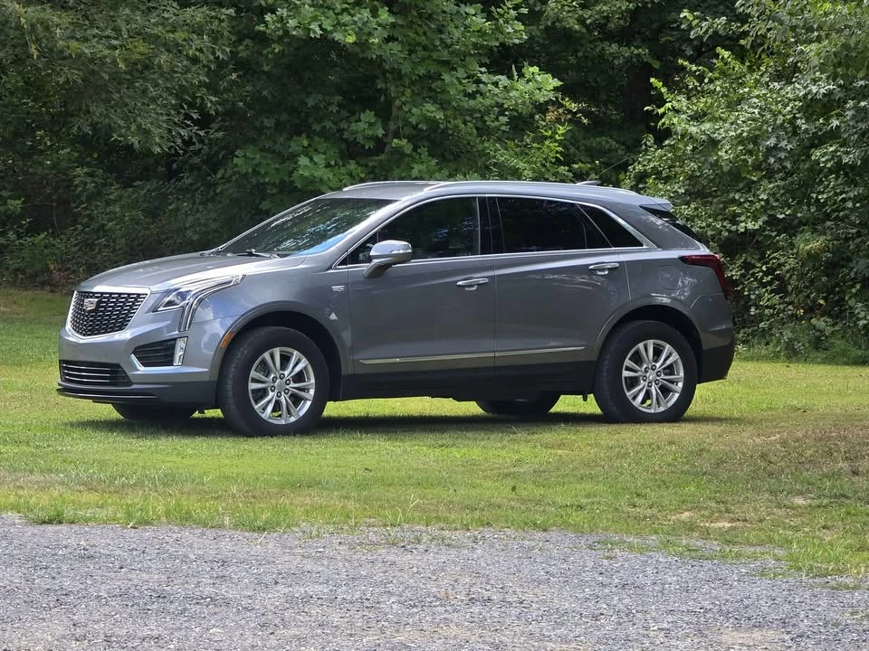 2021 Cadillac XT5 - Image 2 of 9