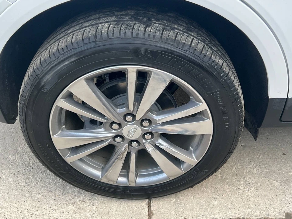 2021 Cadillac XT5 - Image 10 of 21