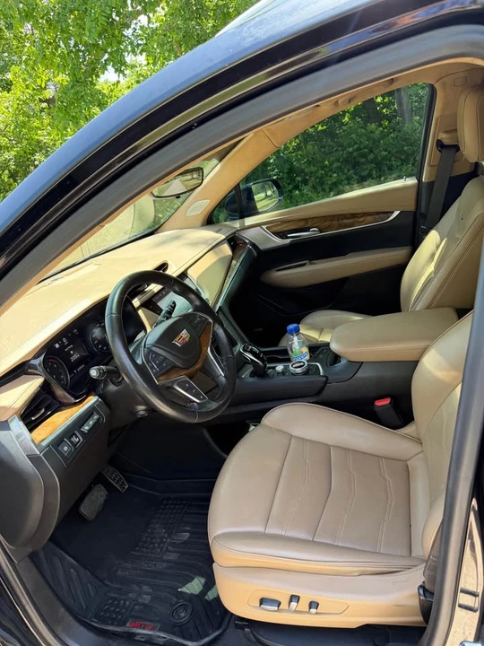 2021 Cadillac XT5 - Image 5 of 10