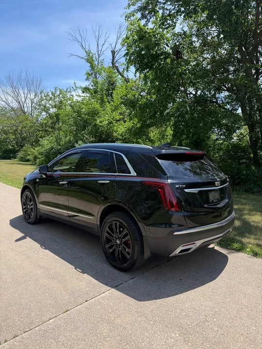 2021 Cadillac XT5 - Image 2 of 10