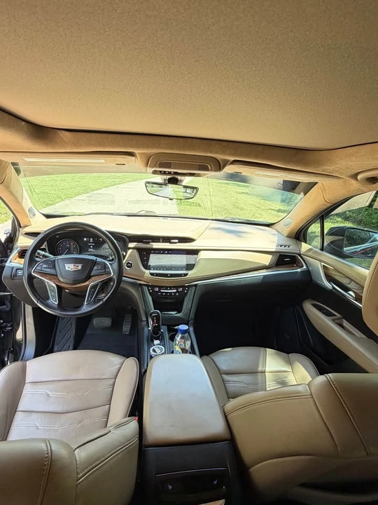 2021 Cadillac XT5 - Image 8 of 10