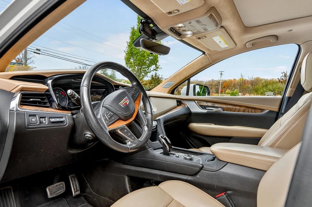 2021 Cadillac XT5 - Image 11 of 21