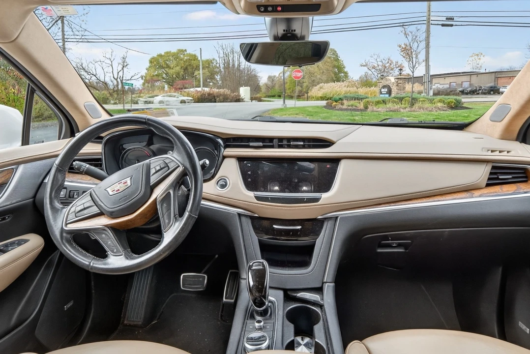 2021 Cadillac XT5 - Image 15 of 21