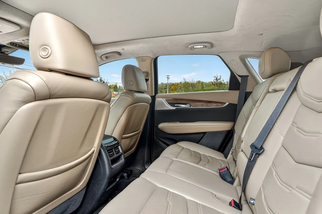 2021 Cadillac XT5 - Image 12 of 21