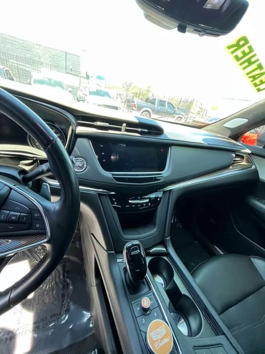 2021 Cadillac XT5 - Image 15 of 20