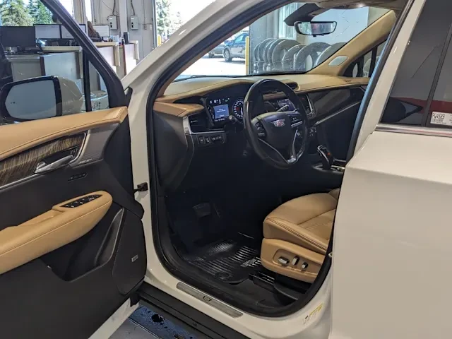 2021 Cadillac XT6 - Image 3 of 16