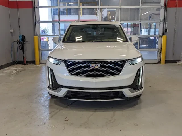 2021 Cadillac XT6 - Image 2 of 16