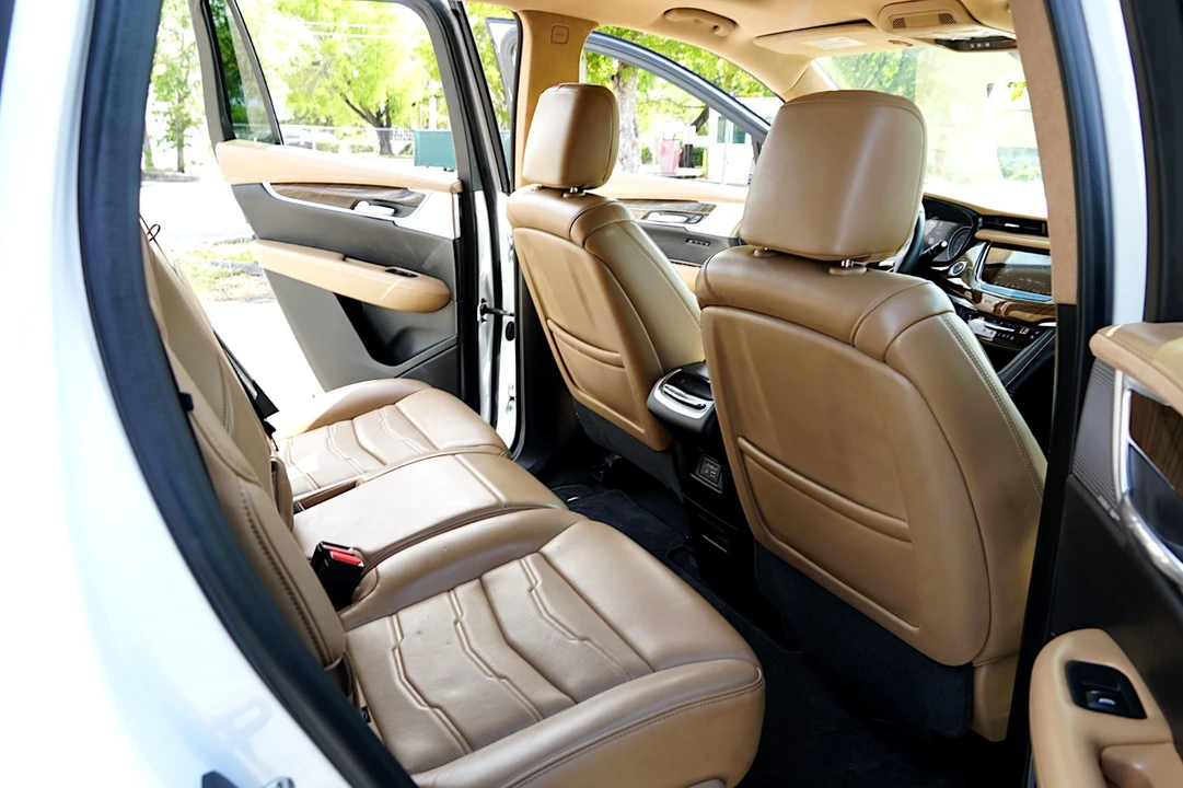 2021 Cadillac XT6 - Image 27 of 31