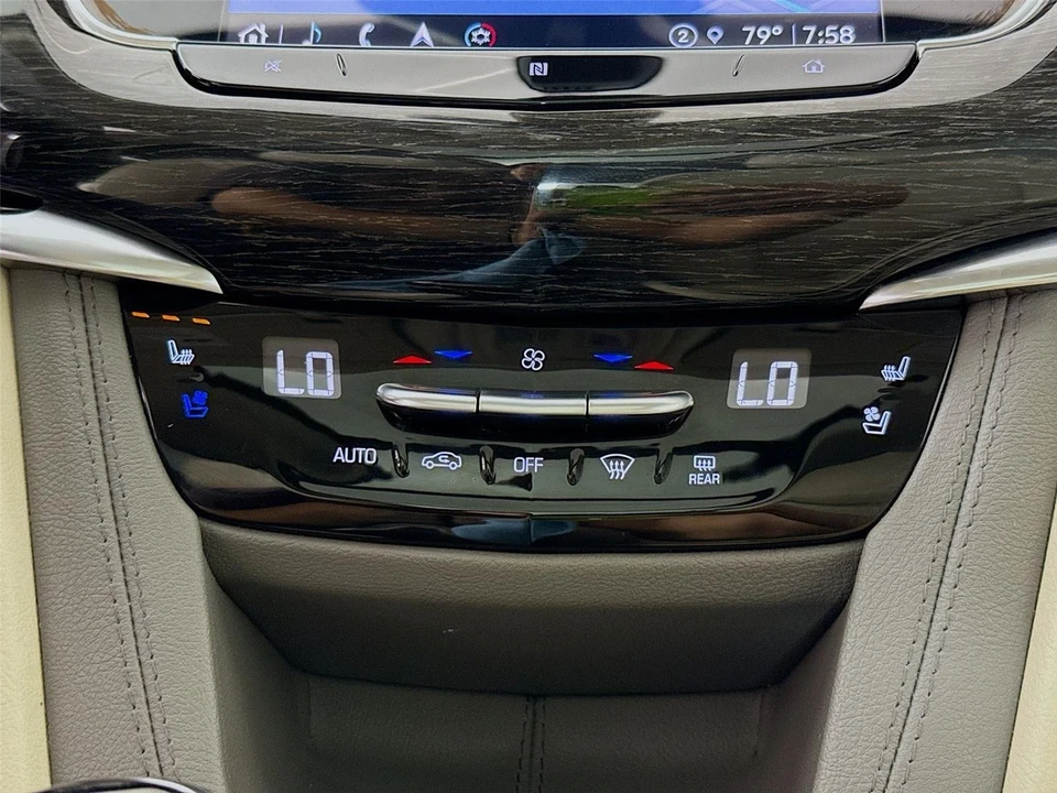 2021 Cadillac XT6 - Image 16 of 21