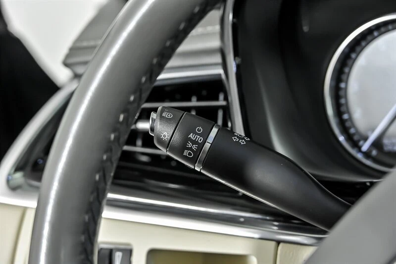 2021 Cadillac XT6 - Image 25 of 31