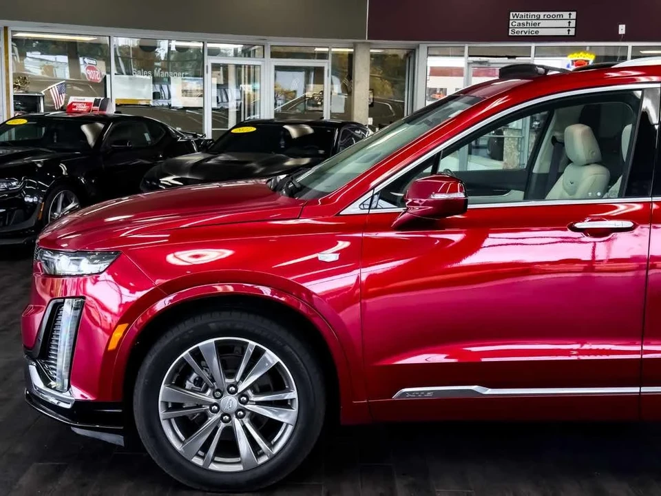 2021 Cadillac XT6 - Image 8 of 12