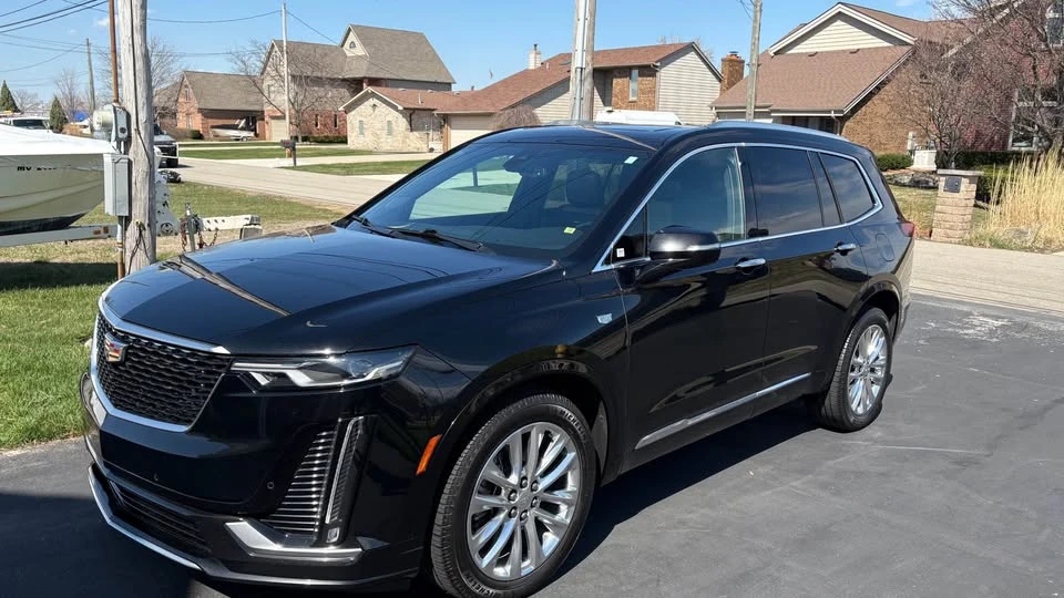 2021 Cadillac XT6 - Image 2 of 9