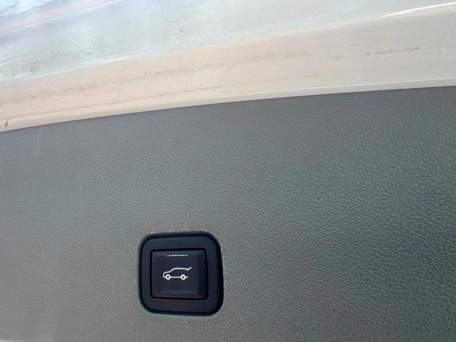 2021 Cadillac XT6 - Image 11 of 31