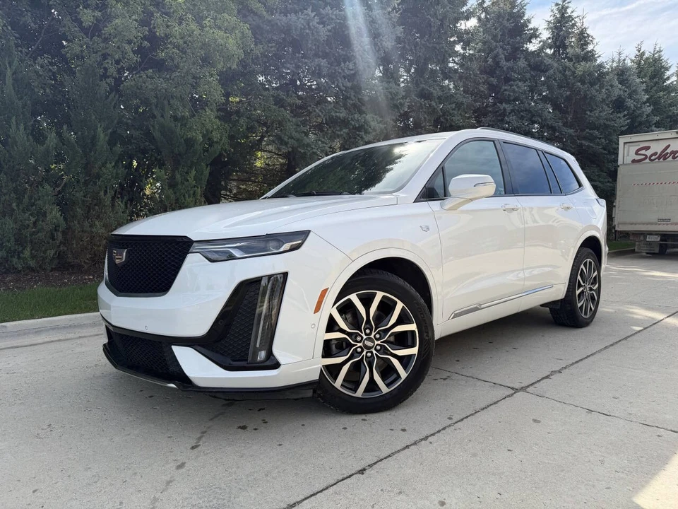 2021 Cadillac XT6 - Image 3 of 25