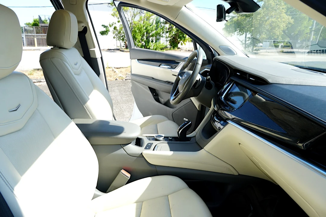 2021 Cadillac XT6 - Image 25 of 31