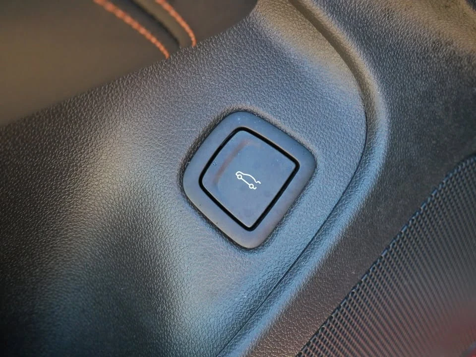 2021 Cadillac CT4 - Image 14 of 19