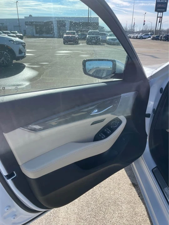 2021 Cadillac CT5 - Image 8 of 12