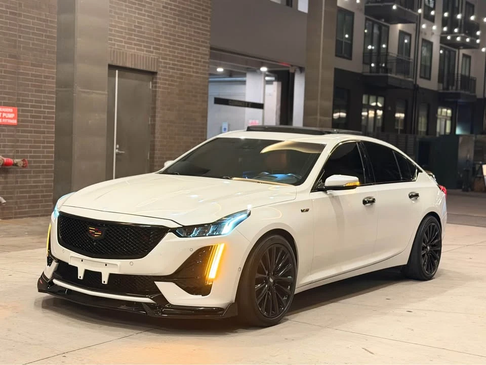 2021 Cadillac CT5 - Image 9 of 10