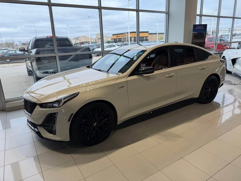 2021 Cadillac CT5-V - Image 2 of 8