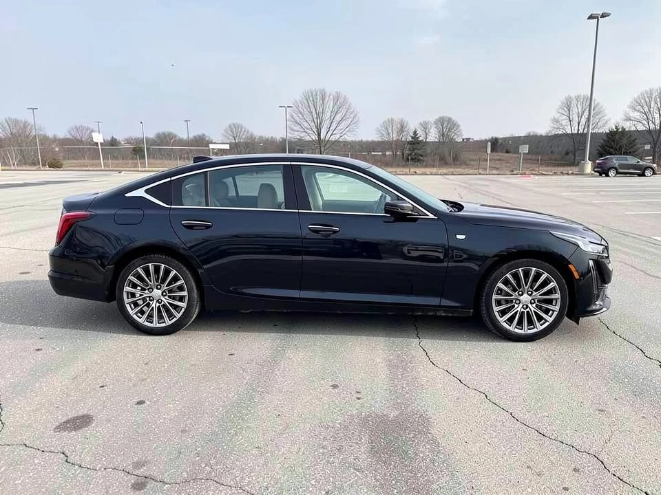 2021 Cadillac CT5 - Image 8 of 12