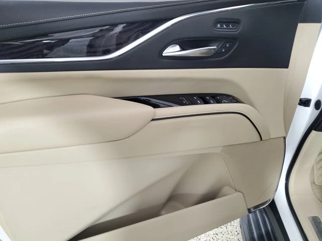 2021 Cadillac Escalade 5th Gen - Image 18 of 19