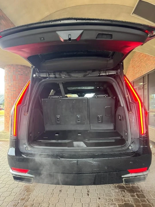 2021 Cadillac Escalade 5th Gen - Image 10 of 11